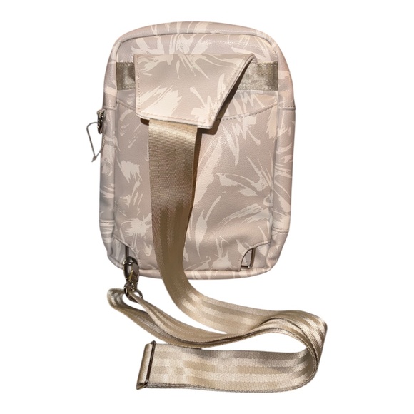 Petunia Pickle Bottom Sling Bag Crossbody Linen Blossoms - Picture 4 of 10